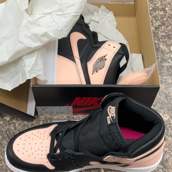 Nike Air Jordan 1 Retro - Picture 1 of 5